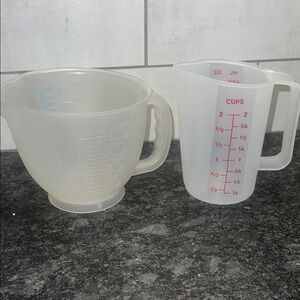 Set of 2 Vintage Tupperware measuring cups. Baking, cooking.